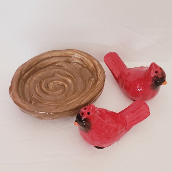 Red Cardinal Bird Salt Pepper Shakers Nest Tray - Picture 14 of 14